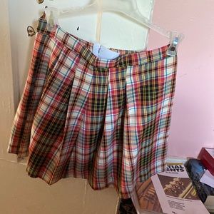 Girls skirt worn only once great condition